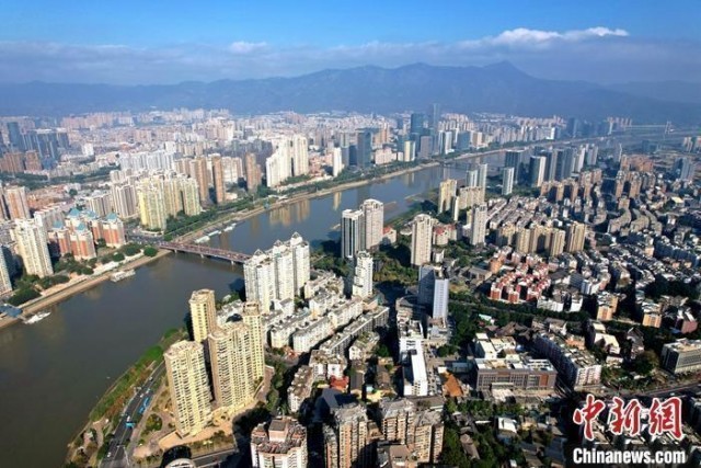 资料图：城市高楼林立。 <a target='_blank' href='/'><p  align=